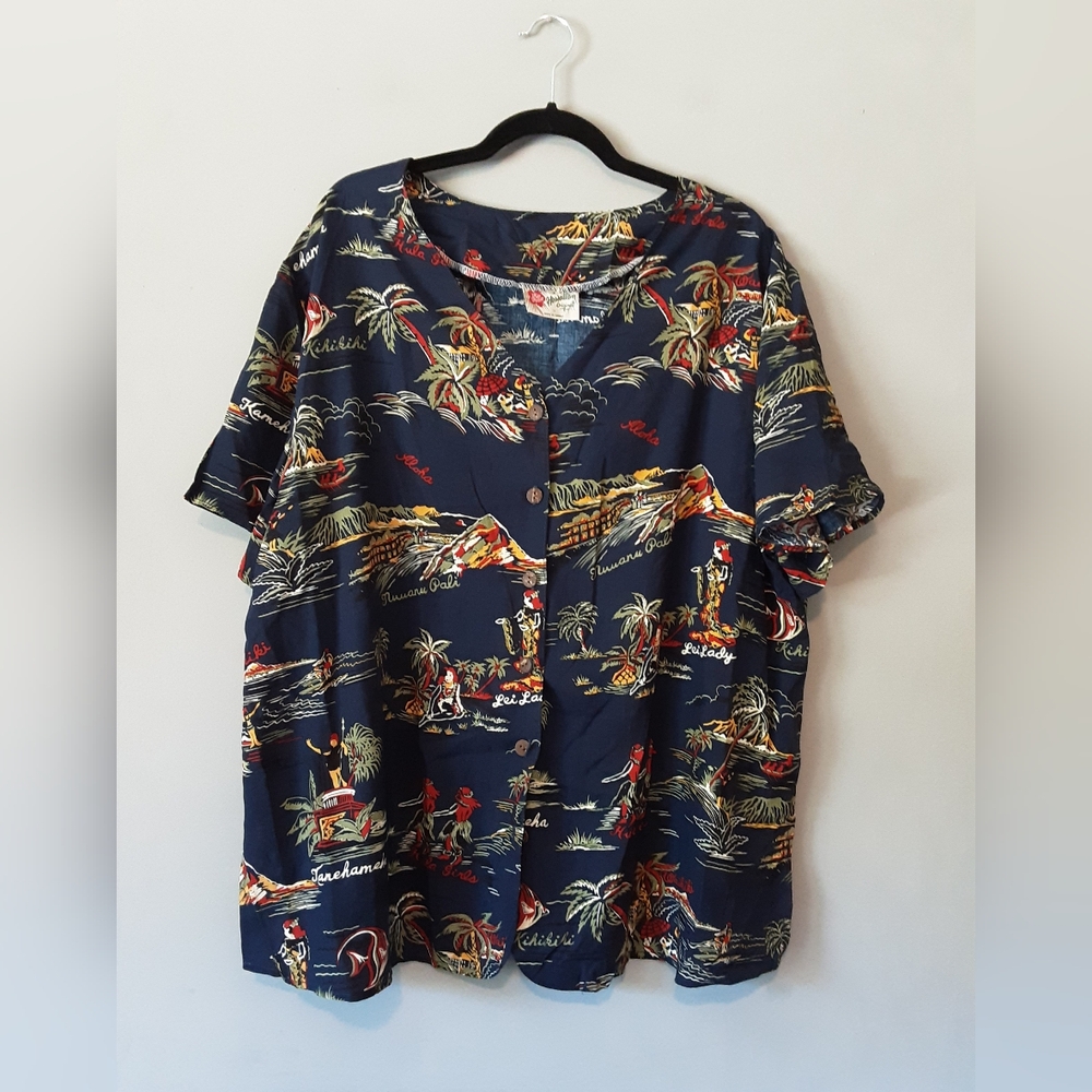 Hilo Hattie Plus Size Tropical Patterned Button-up Hawaiian Shirt